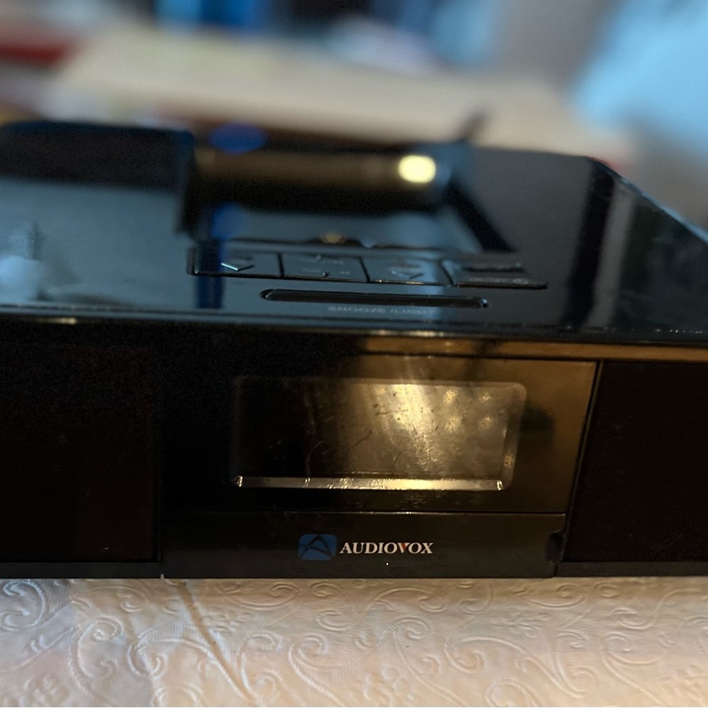 Audiovox AM/FM Digital Alarm Clock with iPod Docking Station